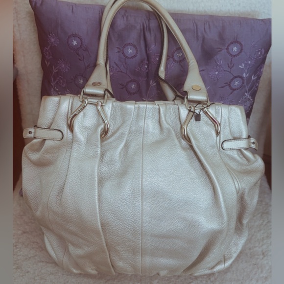 Authenticated Celine Elegant Gold Large Leather Women's Tote Bag with Duster COA - Picture 4 of 16